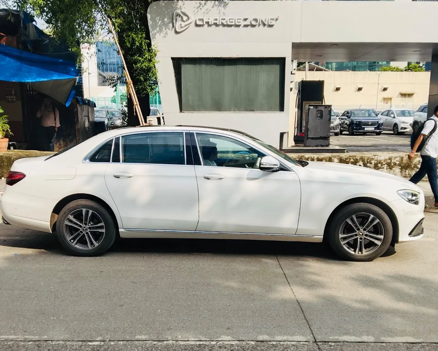 Mercedes E220D (1)