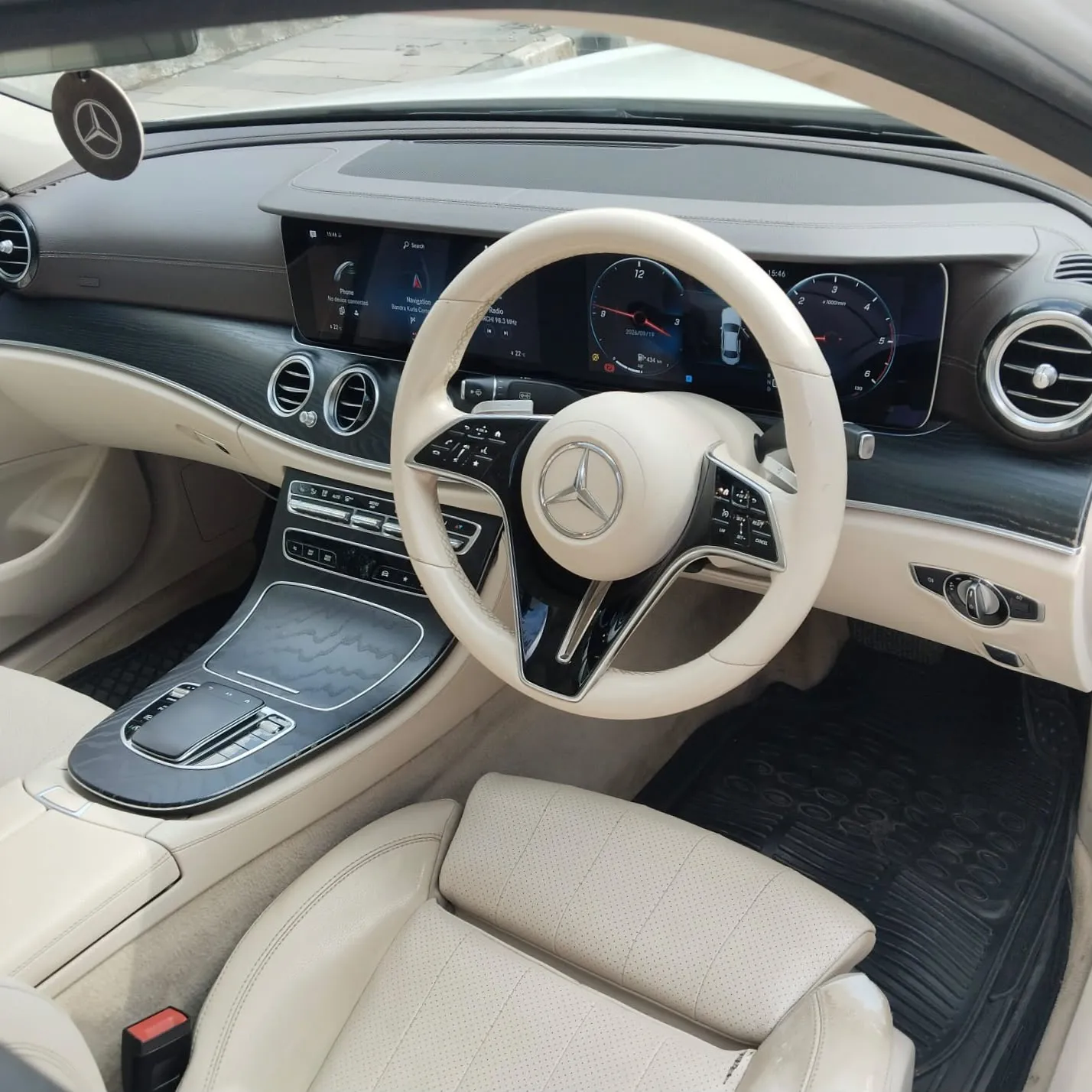 Mercedes E220D (12)