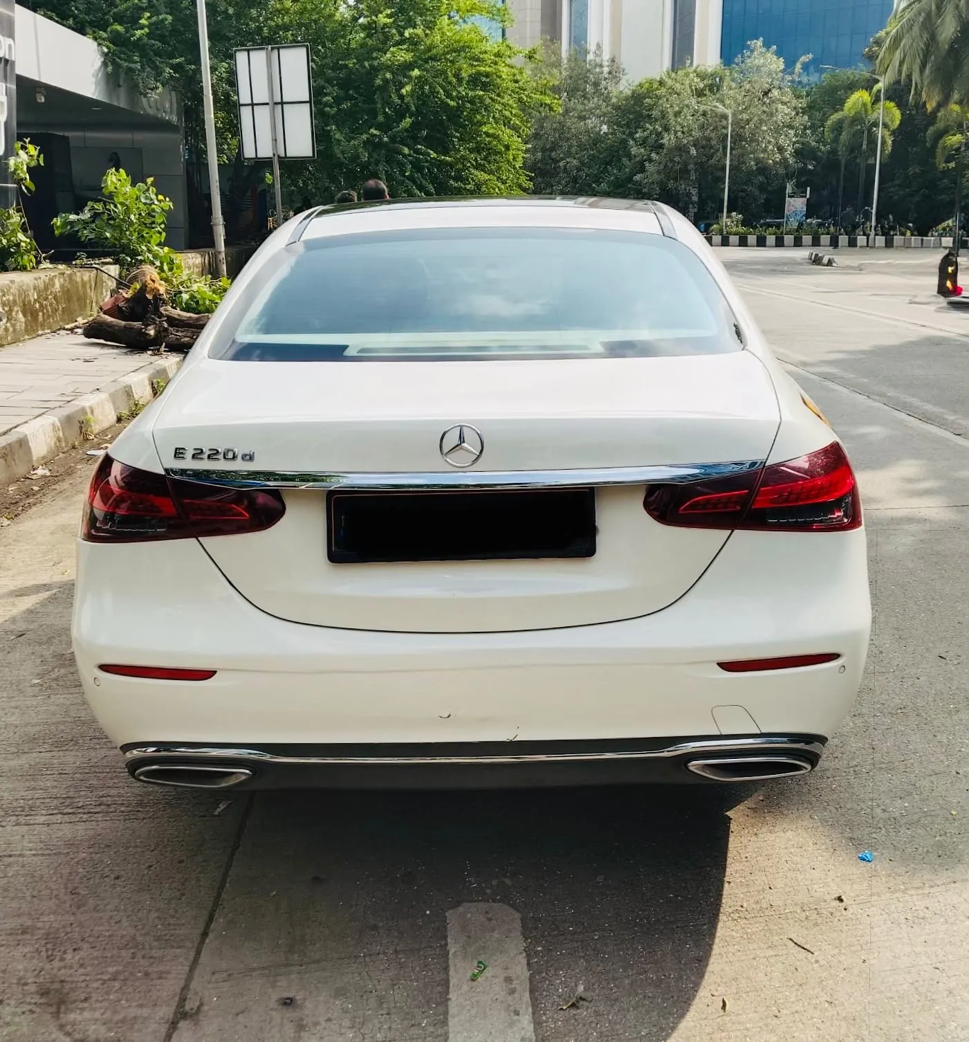 Mercedes E220D (3)