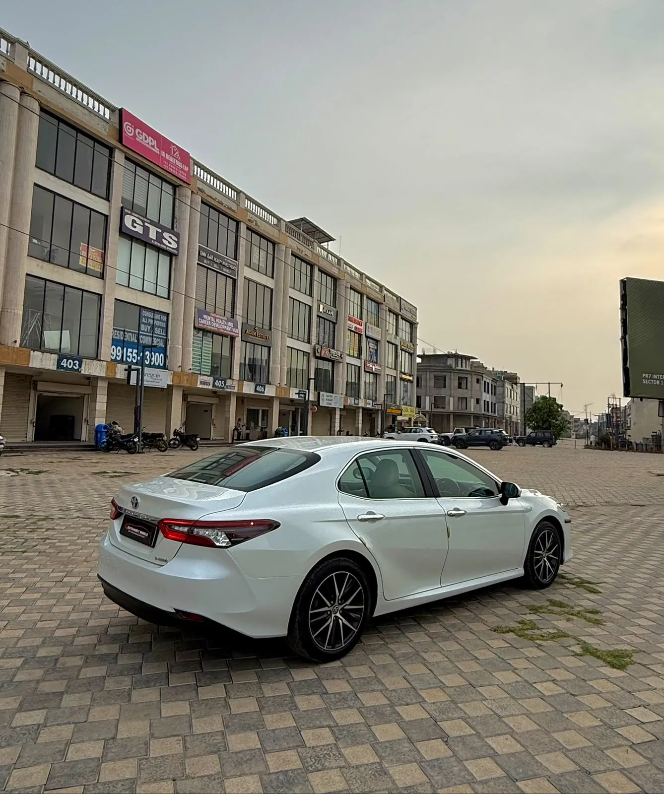 Toyota Camry (3)