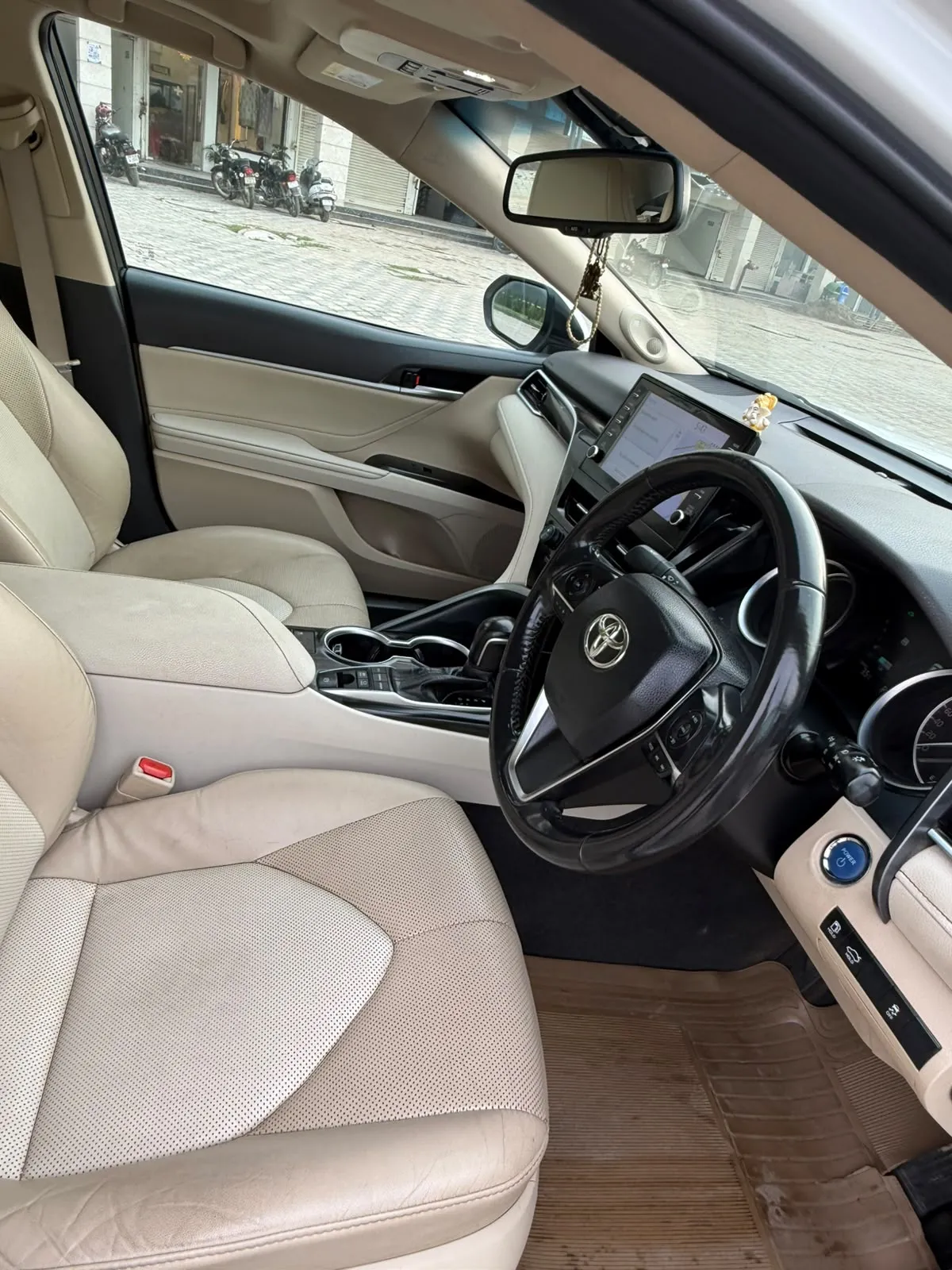 Toyota Camry (8)