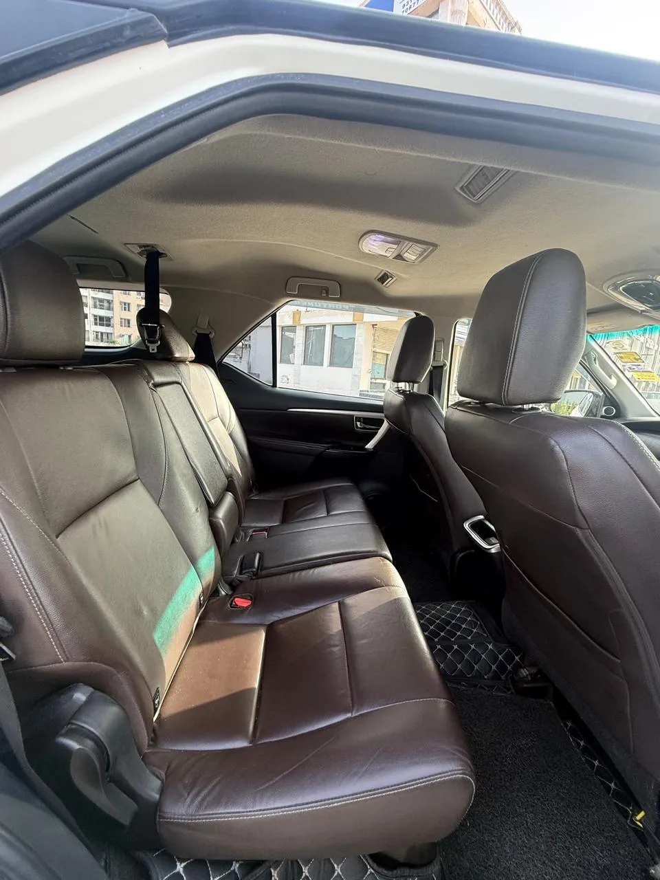 Toyota Fortuner 2.8 (10)