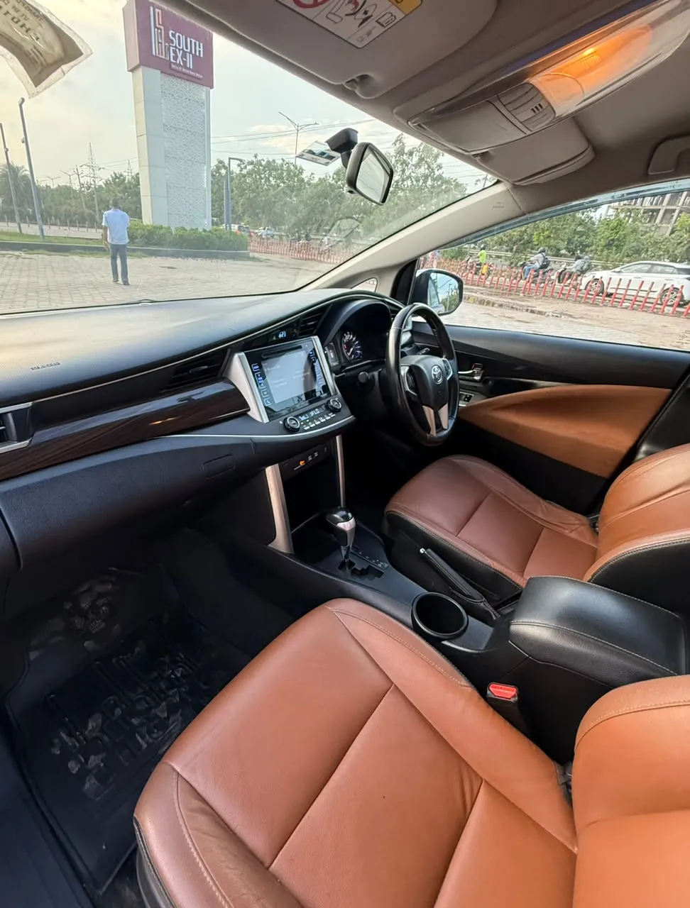 Toyota Innova Crysta (11)
