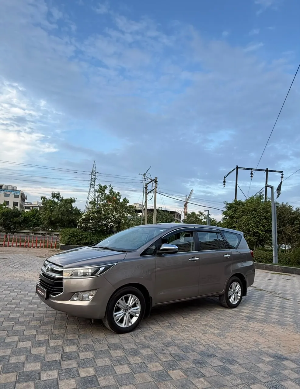 Toyota Innova Crysta (2)
