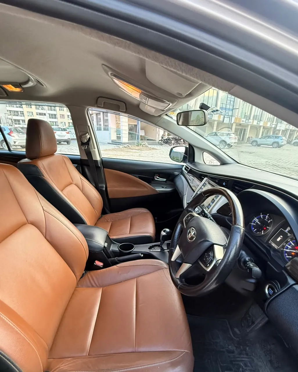Toyota Innova Crysta (7)